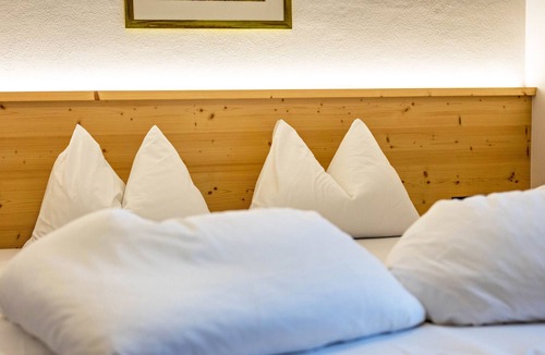 San Giovanni Apartment | Apartment "Residence Griesfeld 36" with Mountain View, Shared Pool & Wi-Fi