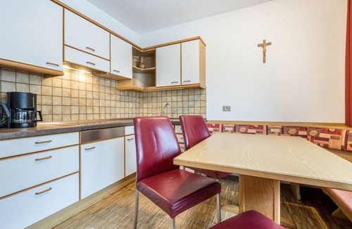 San Giovanni Apartment | Apartment "Residence Griesfeld 75" with Mountain View, Shared Pool & Wi-Fi