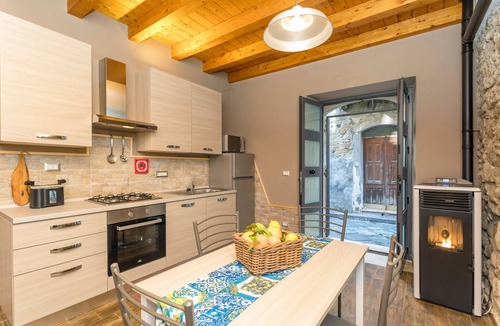 Rovittello Apartment | Apartment 'Le Case di Gilda' - Castiglione di Sicilia