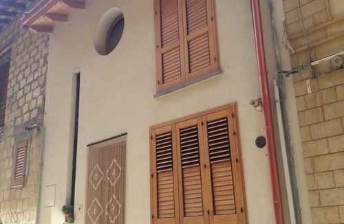 Barrafranca Apartment | Apartment 'A Ciciredda'
