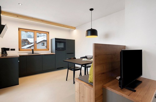 San Genesio Atesino Apartment | Apartment 'Appartement Mia' with Mountain View, Wi-Fi and Air Conditioning