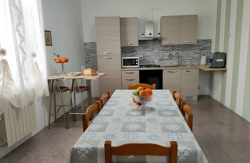 Barrafranca Apartment | Apartment 'A Matrice' with Balcony, Wi-Fi and Air Conditioning