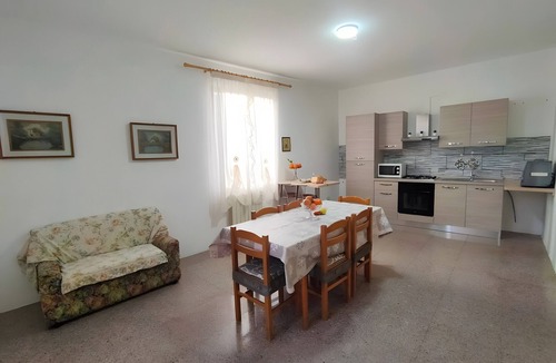 Barrafranca Apartment | Apartment 'A Matrice' with Balcony, Wi-Fi and Air Conditioning