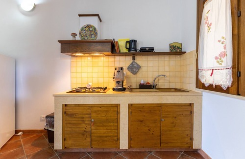 Menfi Apartment | Apartment 'Alfa' with Shared Terrace, Wi-Fi and Air Conditioning