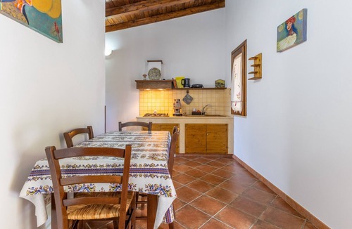 Menfi Apartment | Apartment 'Alfa' with Shared Terrace, Wi-Fi and Air Conditioning