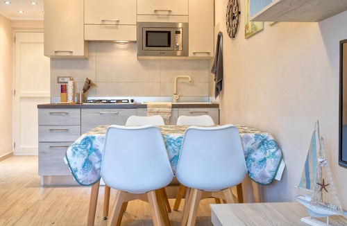 Lido Apartment | Apartment 'Alghero Via Lido' with Shared Pool and Air Conditioning