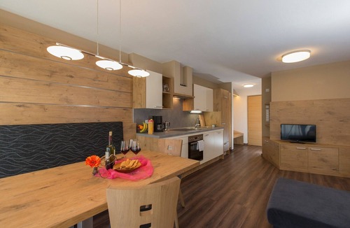 Riva di Tures Apartment | Apartment "Alpenblick Nr 6" with Shared Garden & Wi-Fi