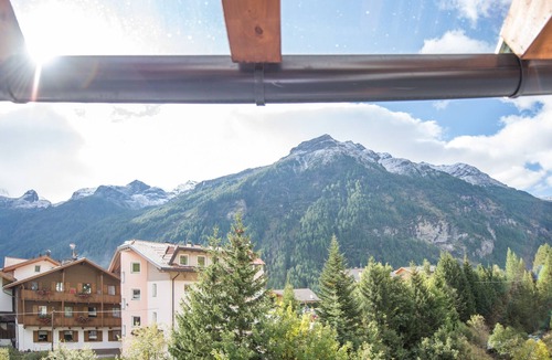 Riva di Tures Apartment | Apartment "Alpenblick Nr 8" with Shared Garden & Wi-Fi