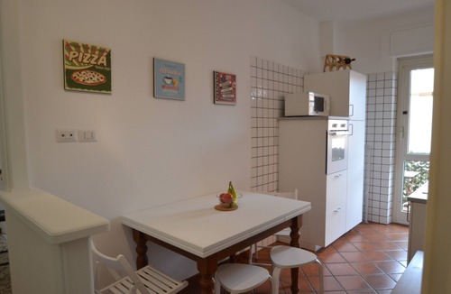 Prenestino-Labicano Apartment | Apartment 'Amy Home' with Balcony, Wi-Fi and Air Conditioning