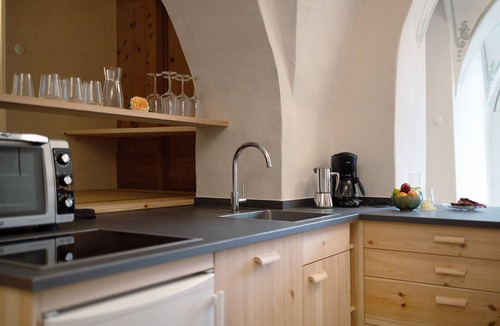 Pfalzen Apartment | Apartment 'Ansitz Baumannhof 1818' with Mountain View, Shared Garden and Wi-Fi