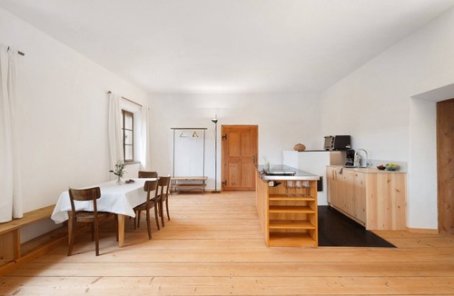 Pfalzen Apartment | Apartment 'Ansitz Baumannhof Erker Suite' with Mountain View, Shared Garden & Wi-Fi