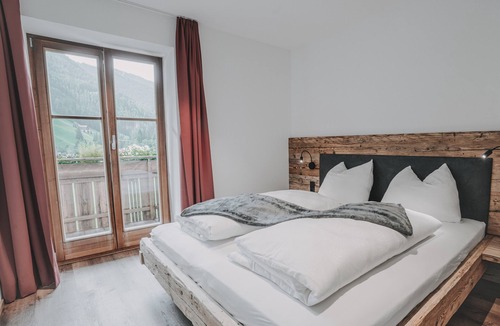Valle Aurina Apartment | Apartment 'Appartement Hochfeld' with Mountain View, Shared Terrace and Wi-Fi