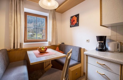Valle Aurina Apartment | Apartment “Bärental” in Beautiful Scenery with Mountain View, Wi-Fi & Garden
