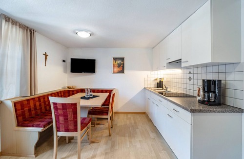 Valle Aurina Apartment | Apartment 'Bergkristall 2' with Mountain View, Shared Garden and Wi-Fi