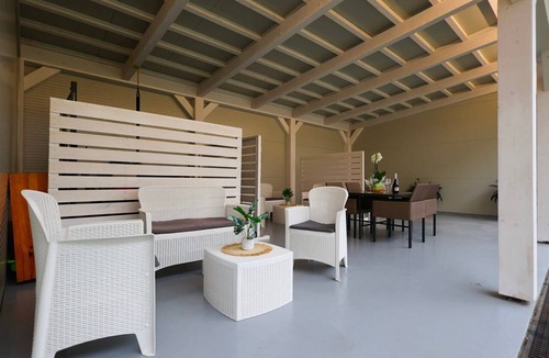 Bagnolo Apartment | Apartment 'Bosco' with Shared Garden, Wi-Fi and Air Conditioning