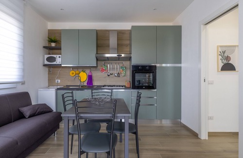 Ragusa Apartment | Apartment 'Carrubo' with Private Terrace, Wi-Fi and Air Conditioning