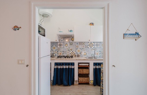 Trappeto Apartment | Apartment 'Casa Del Pescatore' with Balcony, Wi-Fi and Air Conditioning