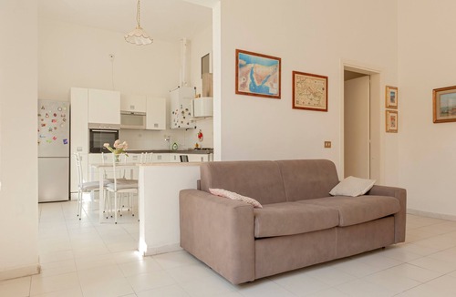 Livorno Apartment | Apartment 'Casa Leone' with Wi-Fi