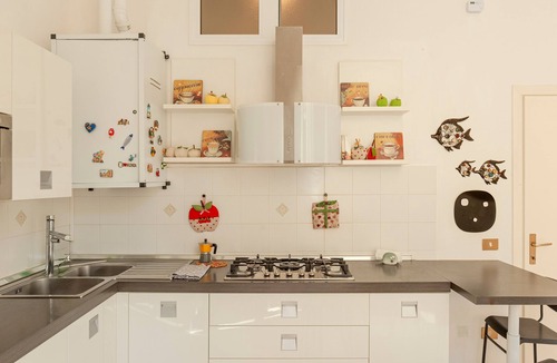 Livorno Apartment | Apartment 'Casa Leone' with Wi-Fi