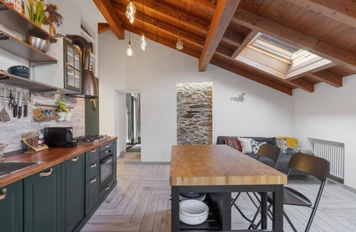 Cannobio Apartment | Apartment 'Casa Valy' with Lake View, Wi-Fi and Air Conditioning