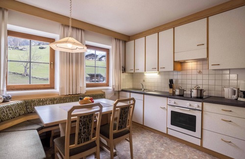 San Giacomo Apartment | Apartment “Edelweiß” with Mountain View, Wi-Fi, Balcony & Garden