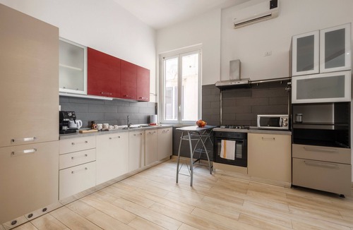 Palermo Apartment | Apartment 'Fb House' with Balcony, Wi-Fi and Air Conditioning