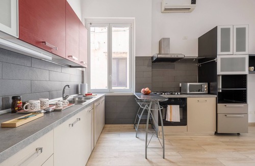 Palermo Apartment | Apartment 'Fb House' with Balcony, Wi-Fi and Air Conditioning