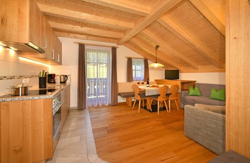 Valle di Casies Apartment | Apartment 'Feldererhof Apt Almenblick' with Mountain View, Shared Garden and Wi-Fi