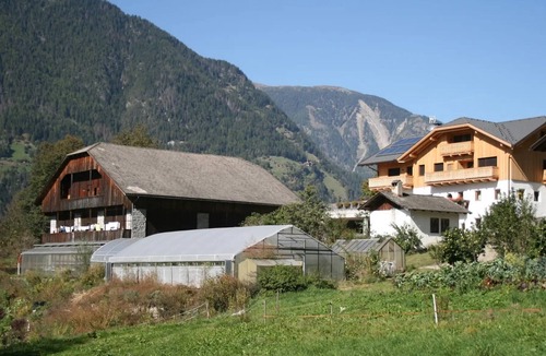 Villa Ottone Apartment | Apartment 'Felderhof Linum' with Mountain View, Private Garden and Wi-Fi