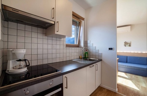 Schenna Apartment | Apartment "Gartenheim Maria" with Mountain View, Shared Pool & Wi-Fi