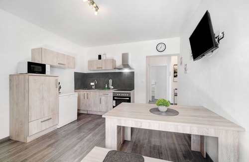 Rabla Apartment | Apartment "Haus Tanja 2" with Mountain View, Shared Garden & Wi-Fi