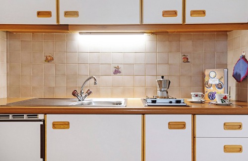 Feldthurns Apartment | Apartment 'Holunder' with Shared Terrace and Wi-Fi