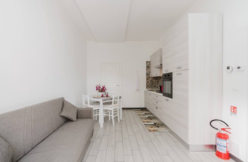 Buseto Palizzolo Apartment | Apartment 'Home La Chiaretta' with Private Terrace, Wi-Fi and Air Conditioning