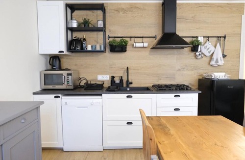 Roana Apartment | Apartment 'I Cervi' with Mountain View, Shared Garden and Wi-Fi