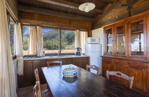 Marsala Apartment | Apartment "Il Carrubo" with Sea View, Shared Pool, Wi-Fi, A/C & Terrace