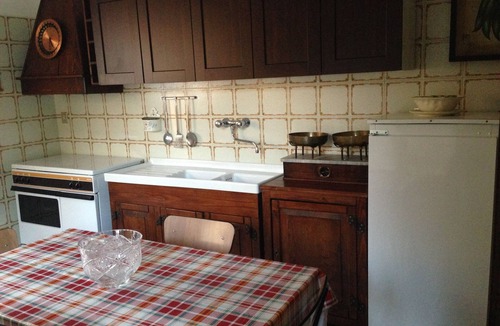 Ragalna Apartment | APARTMENT IN VILLA GIOVANNA is equipped to for all your needs.