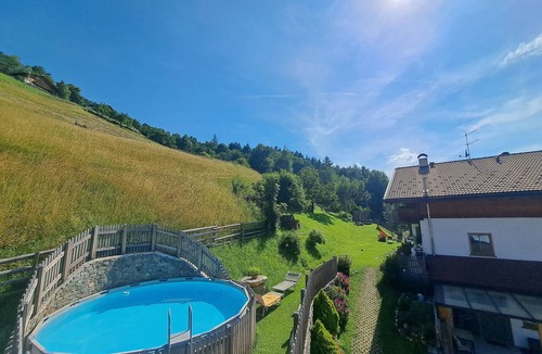 Plaus Apartment | Apartment 'Kirchbach' with Mountain View, Shared Pool and Wi-Fi
