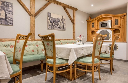 Valle Aurina Apartment | Apartment "Kreuzkofel" with Shared Whirlpool & Garden