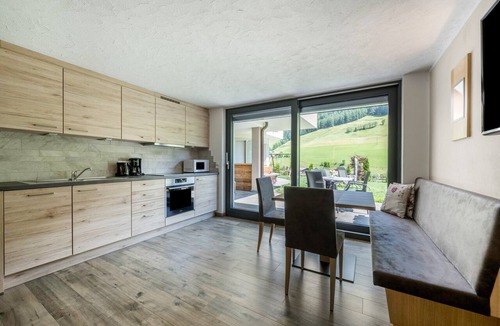 Valle Aurina Apartment | Apartment "Kreuzkofel" with Shared Whirlpool & Garden