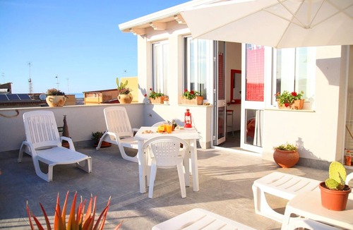 Balestrate Apartment | Apartment 'L'airone' with Sea View, Wi-Fi and Air Conditioning