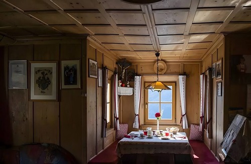 Schenna Apartment | Apartment 'Lechnerhof Appartement Enzian' with Mountain View, Private Terrace and Wi-Fi