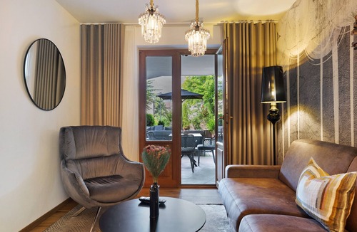 Schenna Apartment | Apartment 'Mair In Schenna T' with Shared Terrace and Wi-Fi