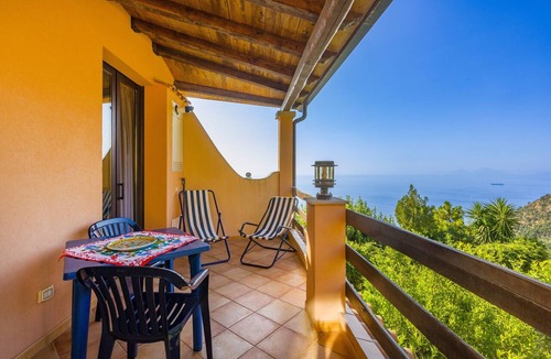 Gioiosa Marea Apartment | Apartment 'Mandarino' with Sea View, Private Terrace and Wi-Fi