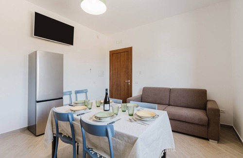 Balestrate Apartment | Apartment 'Mareluna' with Mountain View, Wi-Fi, Air Conditioning and Shared Pool