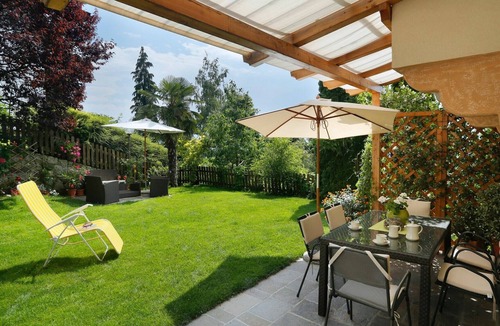 Schenna Apartment | Apartment "Mutspitz Rainegg" with Mountain View, Wi-Fi, Garden & Balcony