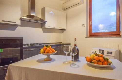 Gaggi Apartment | Apartment near Mount Etna with Hot Tub