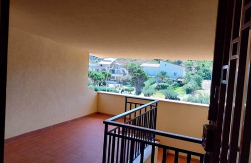 Gaggi Apartment | Apartment near Mount Etna with Hot Tub