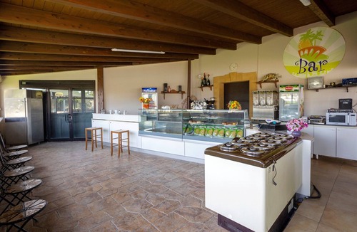 Mazara del Vallo Apartment | Apartment 'Oasi Lamia - 3' with Shared Pool, Wi-Fi and Air Conditioning