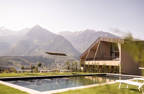 Schenna Apartment | Apartment 'Oberhaslerhof Vinum' with Mountain View, Wi-Fi and Air Conditioning