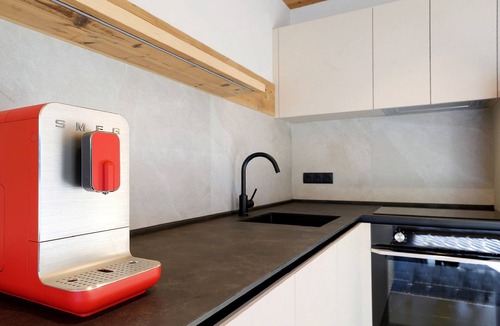 San Genesio Atesino Apartment | Apartment "Pira" with Mountain View, Shared Pool and Sauna